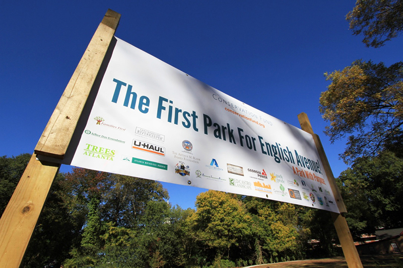 On October 21, 2015, Mayor Kasim Reed joined residents, partners, foundations and businesses to celebrate the opening of the first park in Atlanta’s English Avenue neighborhood. Inspired, driven and built by community members wanting to improve their environment, local economy and quality of life, Lindsay Street Park is a place of pride that provides cleaner water and a safer, more welcoming place for kids to play and neighbors to gather.